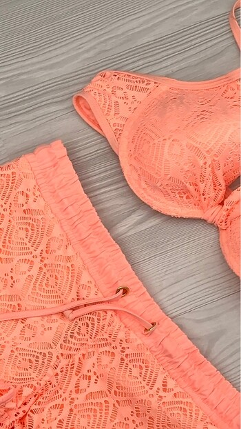 Diğer şortlu bikini takım