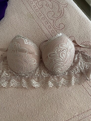 Bralet tarzında