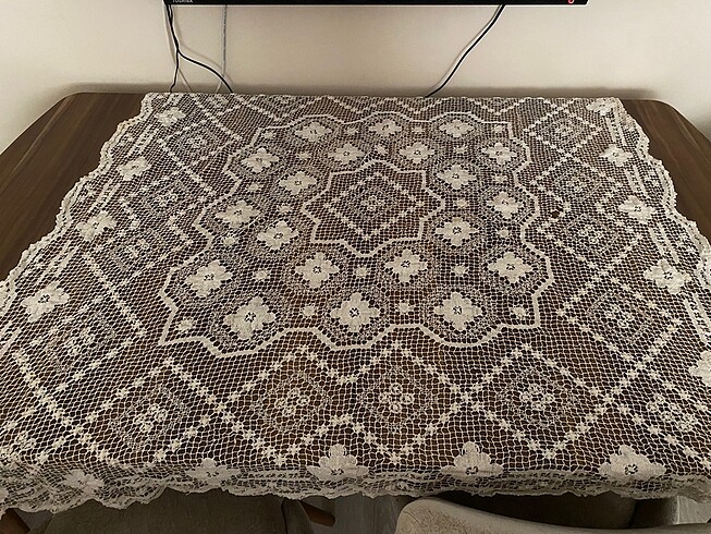  Beden Dantel masa örtüsü
