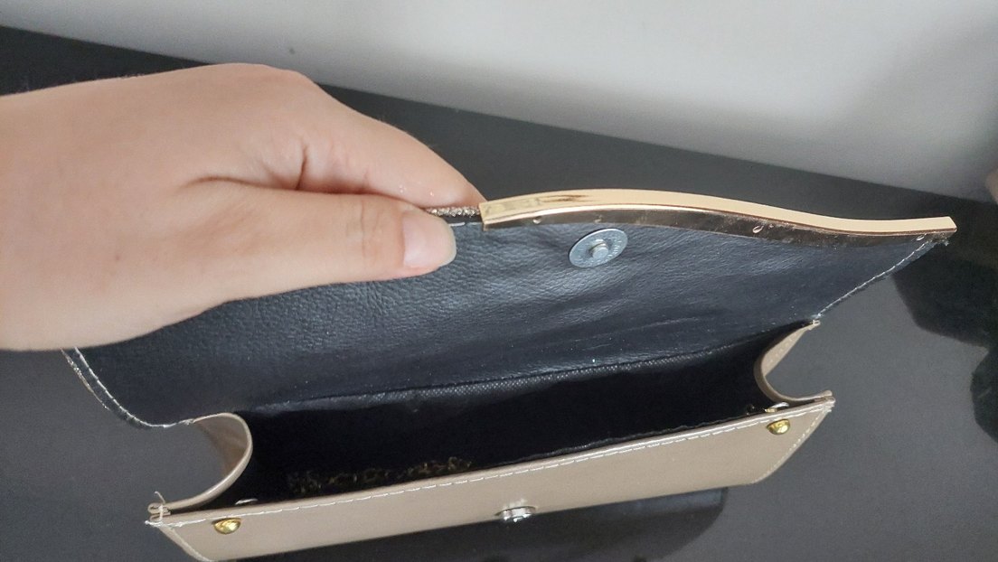Açık Kahve Altın Rengi Zincir Detaylı Clutch Kadın El Çantası - Görsel 3
