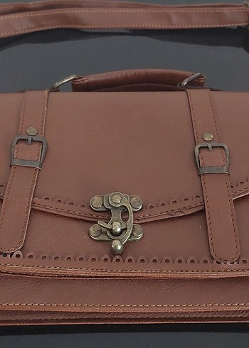 Kemer Detaylı Vintage Deri Kadın Çanta - Görsel 2