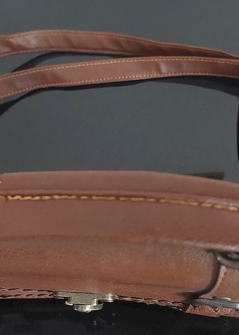 Kemer Detaylı Vintage Deri Kadın Çanta - Görsel 4