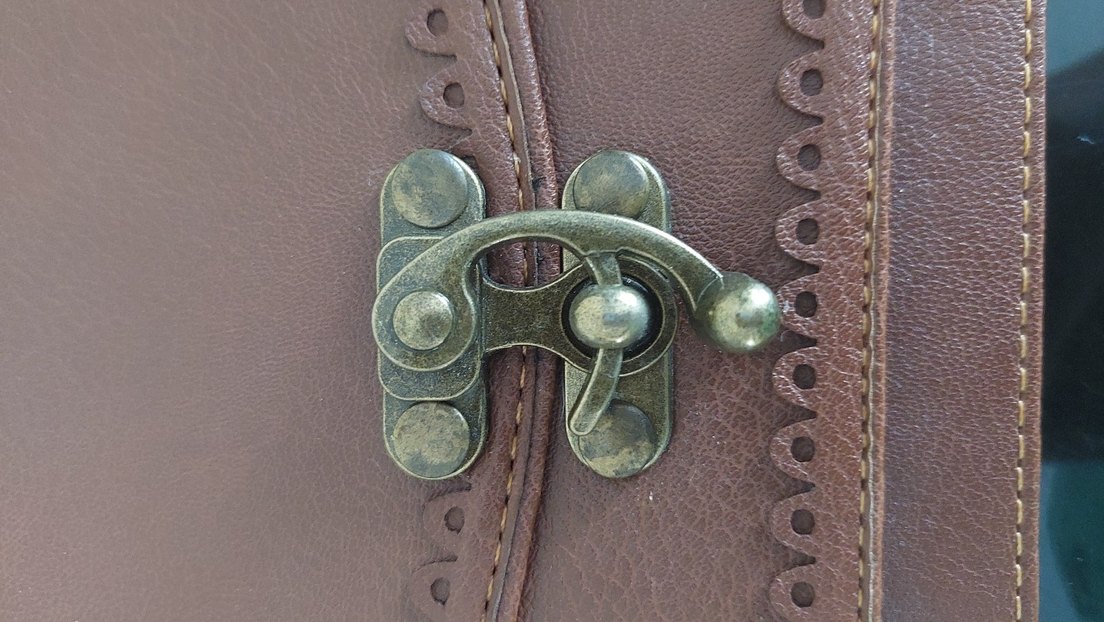 Kemer Detaylı Vintage Deri Kadın Çanta - Görsel 3