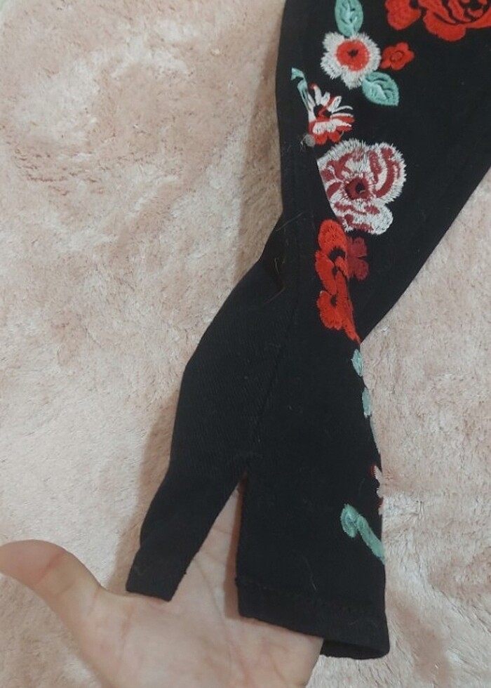 Glamorous çiçek işlemeli kot pantolon - Görsel 3