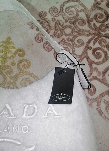Prada Prada canta 