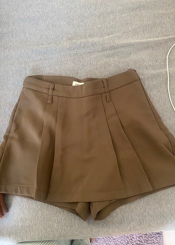 Kadın Bej Yüksek Bel Pilili Mini Şort