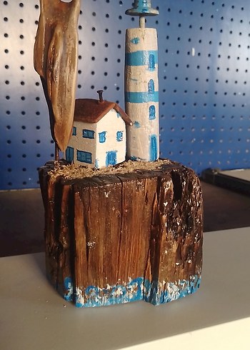 Ahşap Deniz Feneri ve Ev Figürü