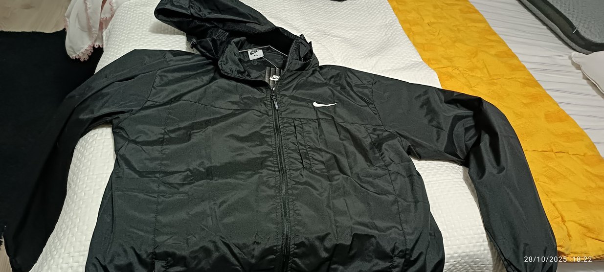 Nike Siyah Fermuarlı Uzun Kollu Yağmurluk - Görsel 4