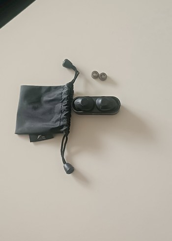 Bluetooth Kablosuz Kulak İçi Kulaklık ve Taşıma Çantası - Görsel 2