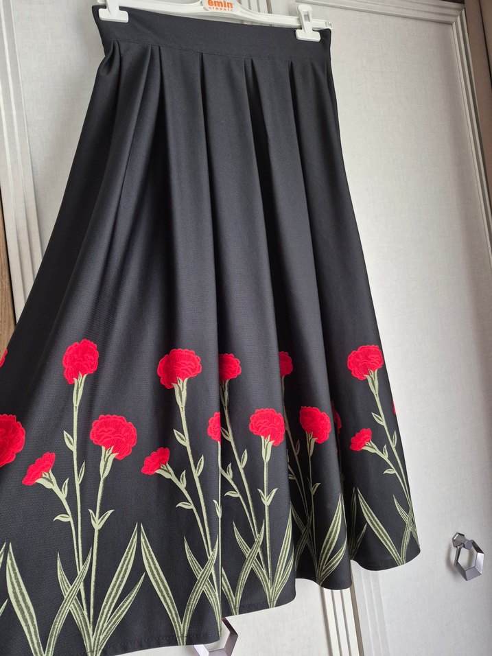 Karanfil Desen Vintage Uzun Pilili Etek - Görsel 2