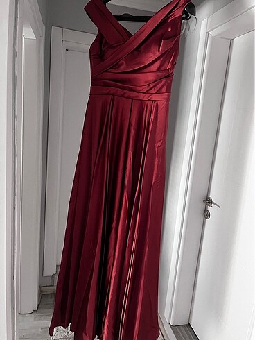Mercan rengi uzun saten abiye elbise - Görsel 9