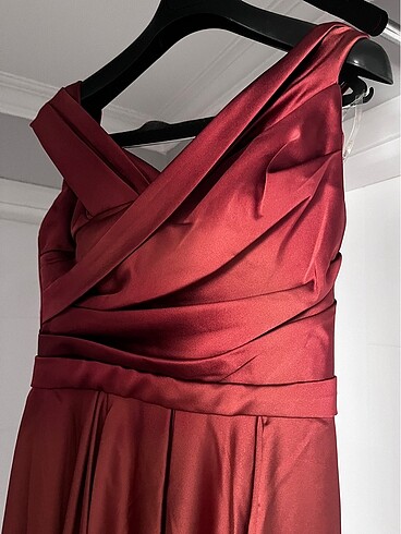 Mercan rengi uzun saten abiye elbise - Görsel 8