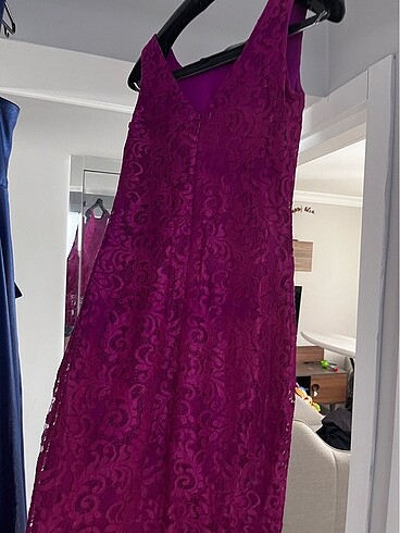 Midi boy koyu pembe dantel işlemeli elbise - Görsel 5