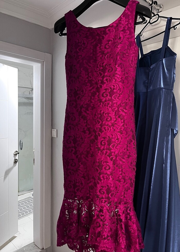 Midi boy koyu pembe dantel işlemeli elbise - Görsel 2