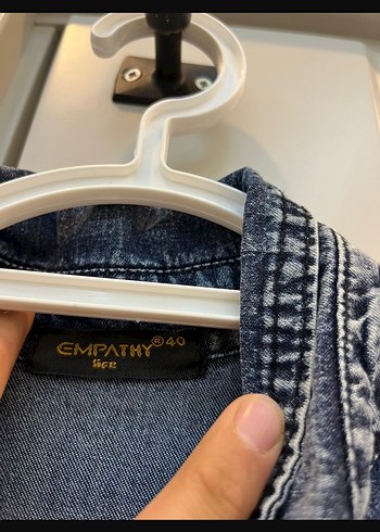 Düğmeli Kısa Kollu Denim Tulum - Görsel 3