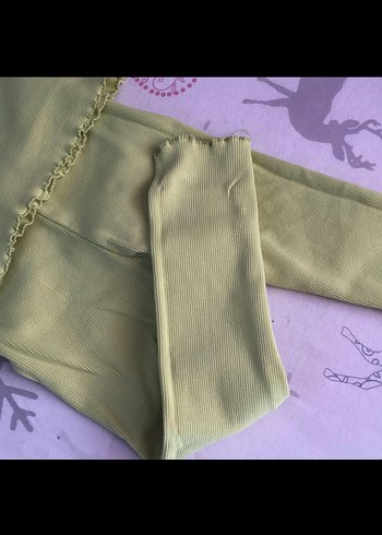 6 Yaş Beden yeşil Renk Barbi Kız Takımı