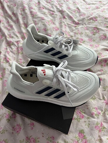 38 Beden Adidas koşu ayakkabısı