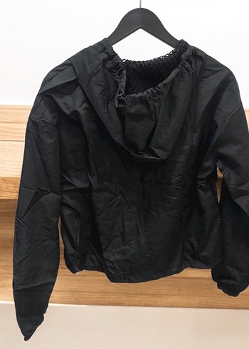 Nike Siyah Fermuarlı Kadın Yağmurluk - Görsel 2