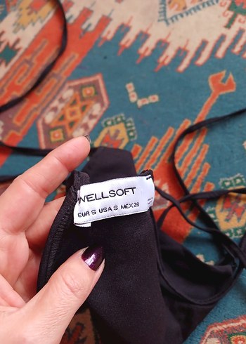 Siyah bağlamalı crop - Görsel 4