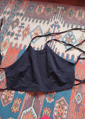 Siyah bağlamalı crop - Görsel 2