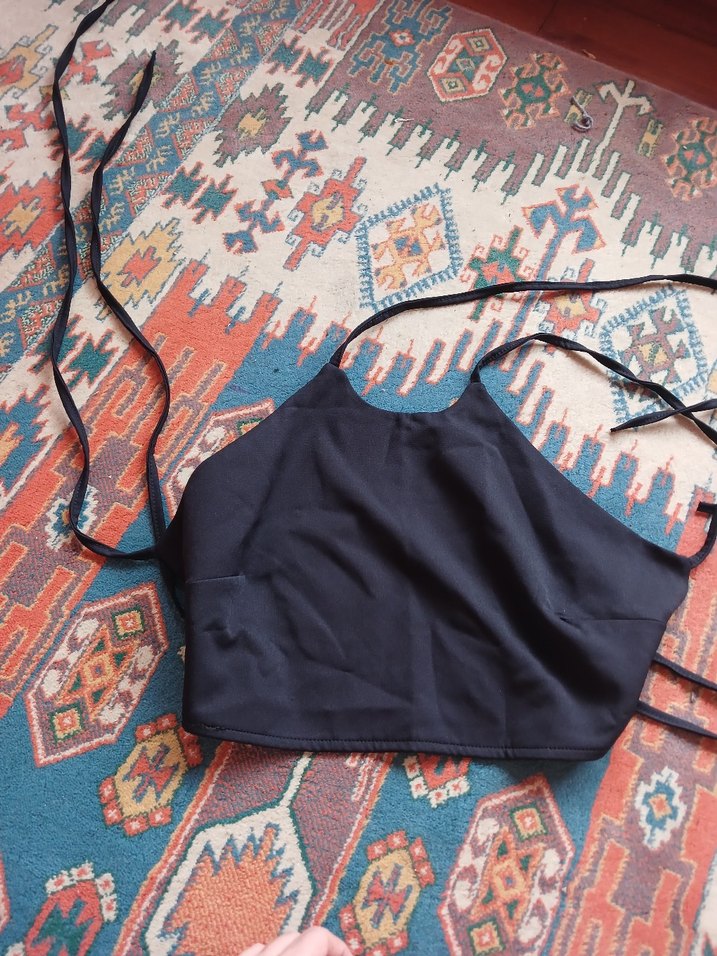 Siyah bağlamalı crop - Görsel 3