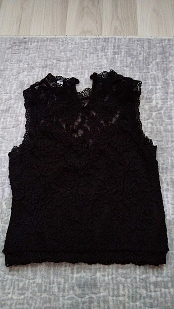 Yarım dantelli crop