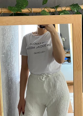 Beyaz Baskılı Kadın Crop Tişört - Görsel 2