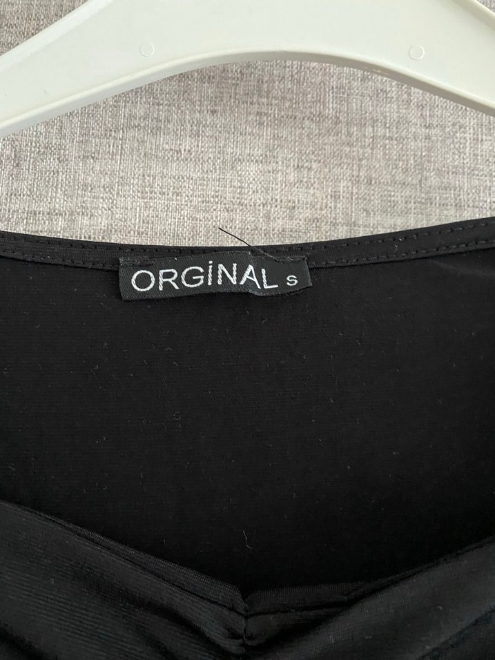 Kısa Kollu Siyah Pilili Mini Bluz - Görsel 2