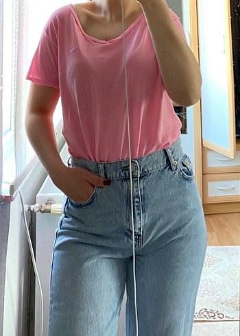 Pembe V Yaka Keten Kadın Tişört - Görsel 4