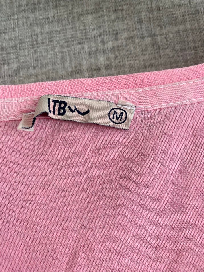 Pembe V Yaka Keten Kadın Tişört - Görsel 3