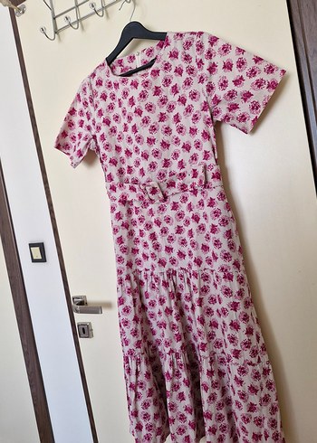 38 Beden pembe Renk Pembe Çiçek Desenli Elbise