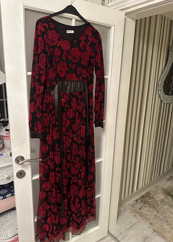 Bordo Uzun Kollu Gül Desenli Uzun Elbise - Görsel 2