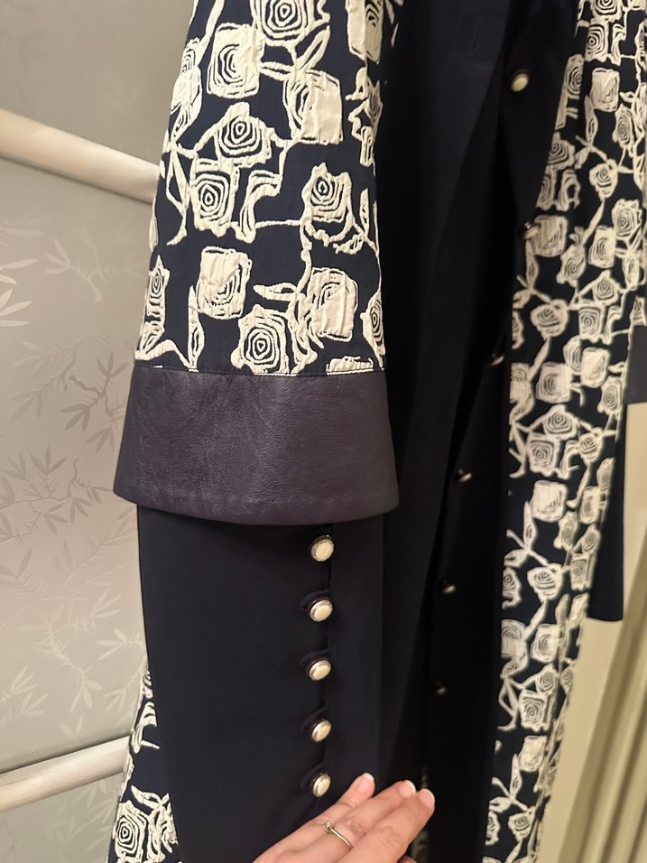 Desenli Lacivert Uzun Kap - Görsel 3