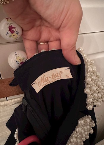 Mavi Nakışlı Uzun Piliseli Etek ve Lacivert Gömlek - Görsel 4