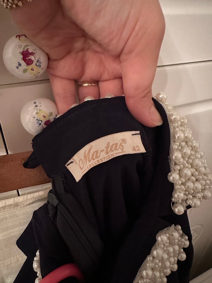 Mavi Nakışlı Uzun Piliseli Etek ve Lacivert Gömlek - Görsel 4