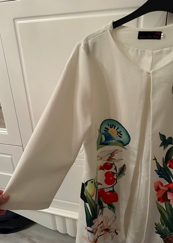 Çiçek Desenli Beyaz ceket - Görsel 3