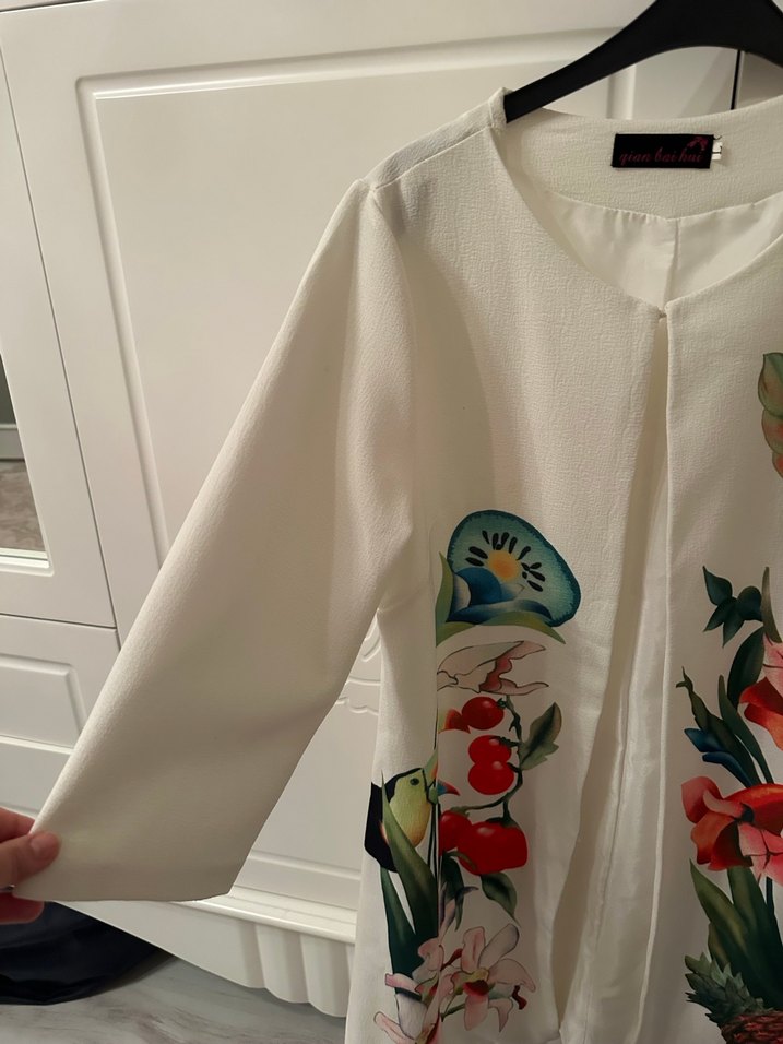 Çiçek Desenli Beyaz ceket - Görsel 3