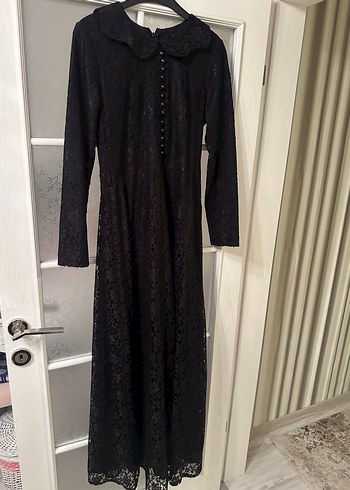 Dantel Detaylı Uzun Siyah Elbise - Görsel 3