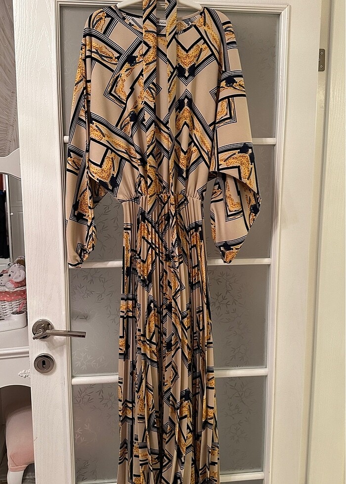 Piliseli Elbise - Görsel 2