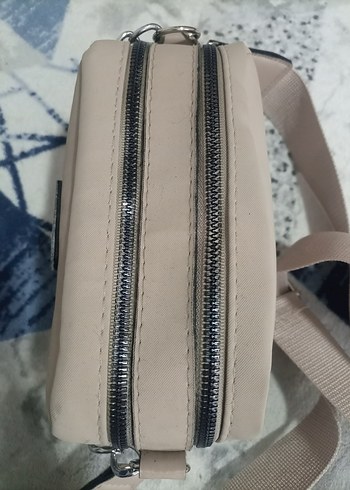 Dita Bej Zincir Detaylı Deri Kadın Çanta