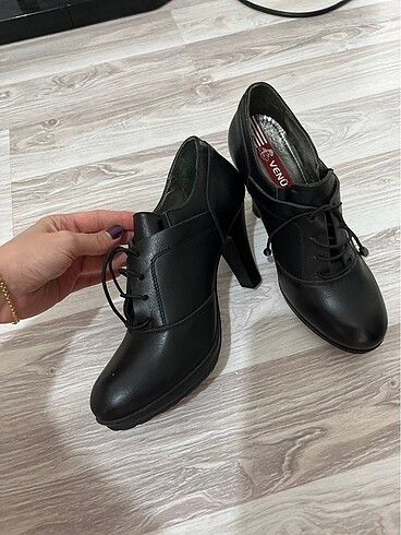 35 Beden Topuklu Ayakkabı
