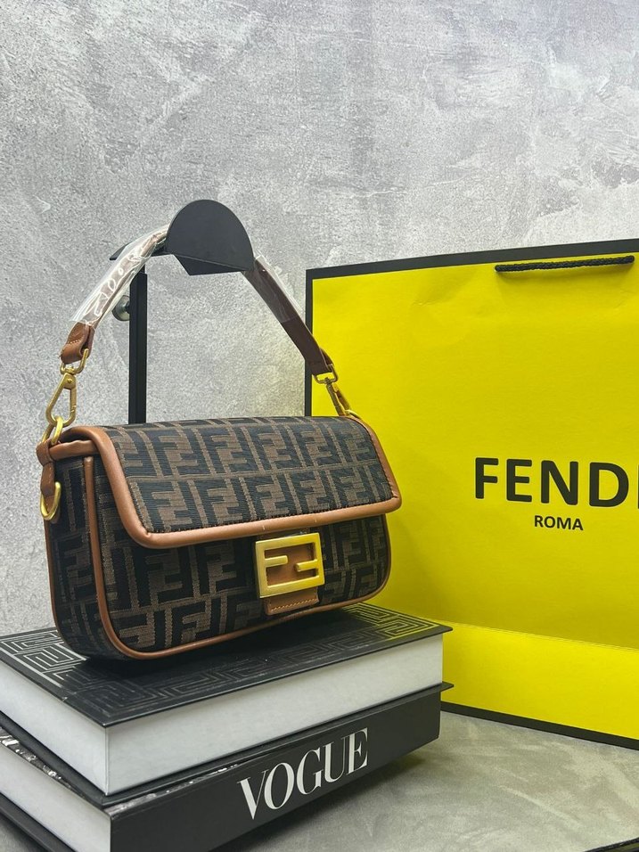 Fendi Roma Kahverengi Deri Kadın Çanta - Görsel 3