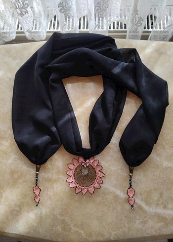 iğne oyası yapılmış fular kolye - Görsel 4