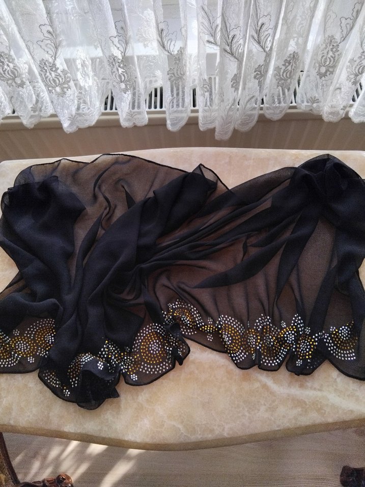 siyah önü pul detaylı şifon şal - Görsel 4