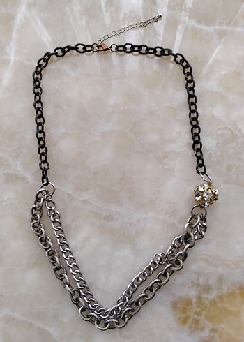 Gri Zincir Detaylı Gotik Midi Kolye - Görsel 5
