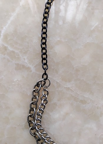 Gri Zincir Detaylı Gotik Midi Kolye - Görsel 7
