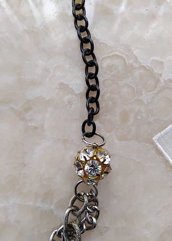Gri Zincir Detaylı Gotik Midi Kolye - Görsel 3