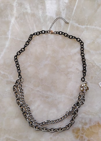 Gri Zincir Detaylı Gotik Midi Kolye - Görsel 2
