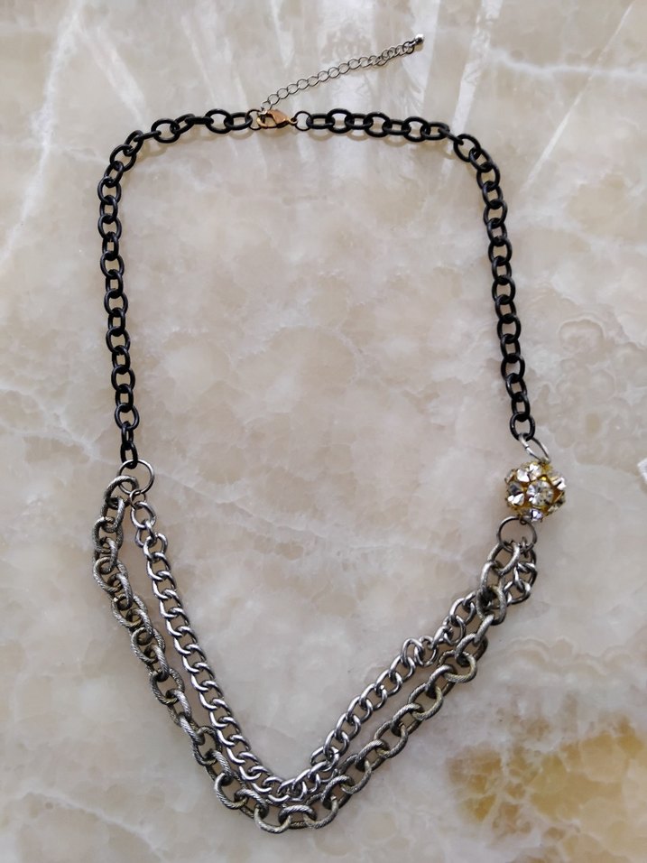 Gri Zincir Detaylı Gotik Midi Kolye - Görsel 5