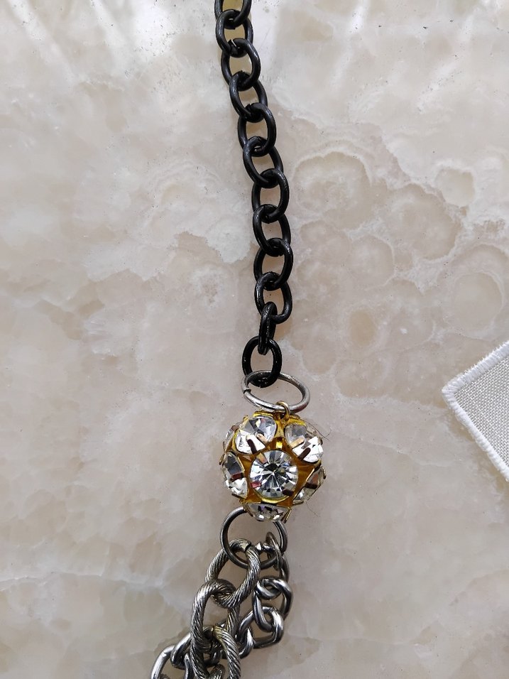 Gri Zincir Detaylı Gotik Midi Kolye - Görsel 3